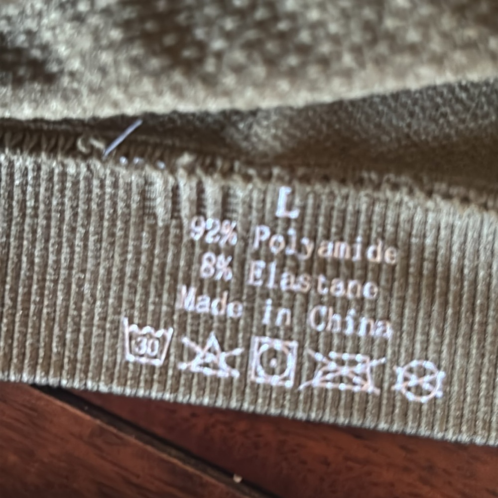 Unbranded | Olive Green seamless 2 piece yoga outfit - Picture 11 of 12